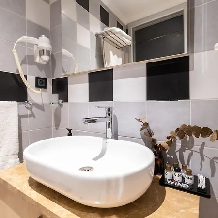 Aparthotel Wind 4*